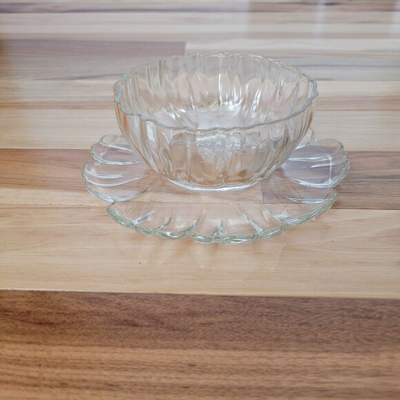 Vintage Glass Lily Pad Bowl with Attached Saucer for Crackers and Dips - Picture 1 of 4